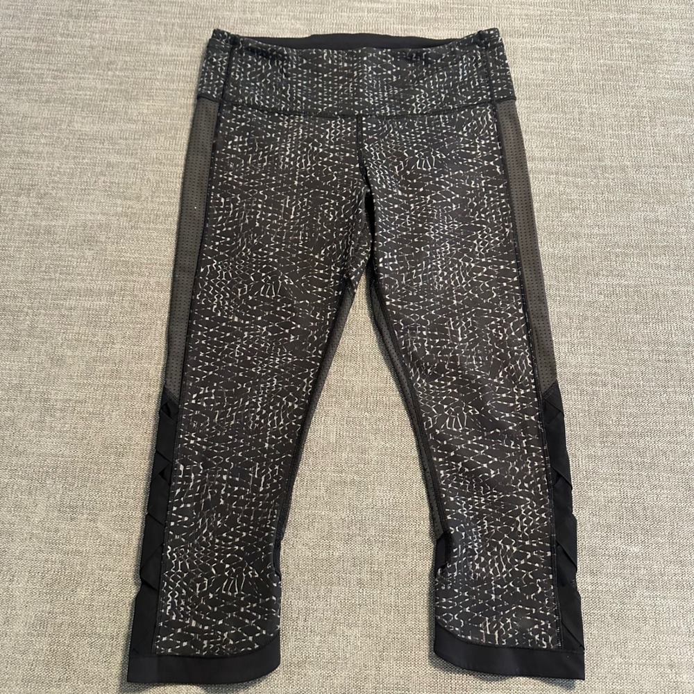 Lululemon High Times Crop Leggings Womens 10 Black White Mesh Strappy